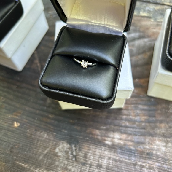 4 rings( white gold nature diamond, blue/green sapphire) wedding/engagement - Picture 5 of 15